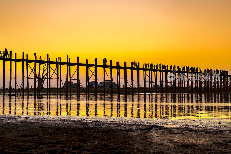 U-Bein Brücke in Mandalay, Myanmar